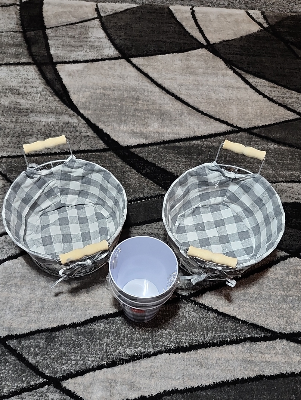 RUSTIC FARMHOUSE BUFFALO PLAID 2 WIRE BASKETS & SET-OF-3 NESTING METAL BUCKETS